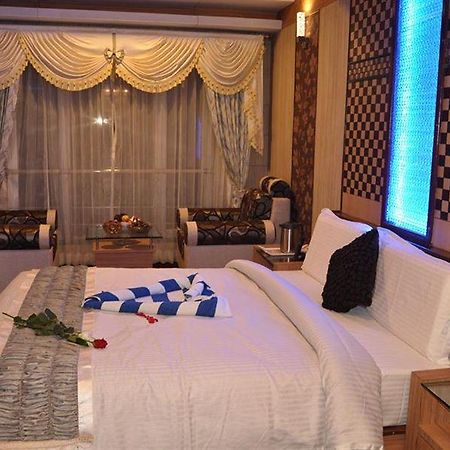 Astoria Residency Hotel Ooty Bagian luar foto