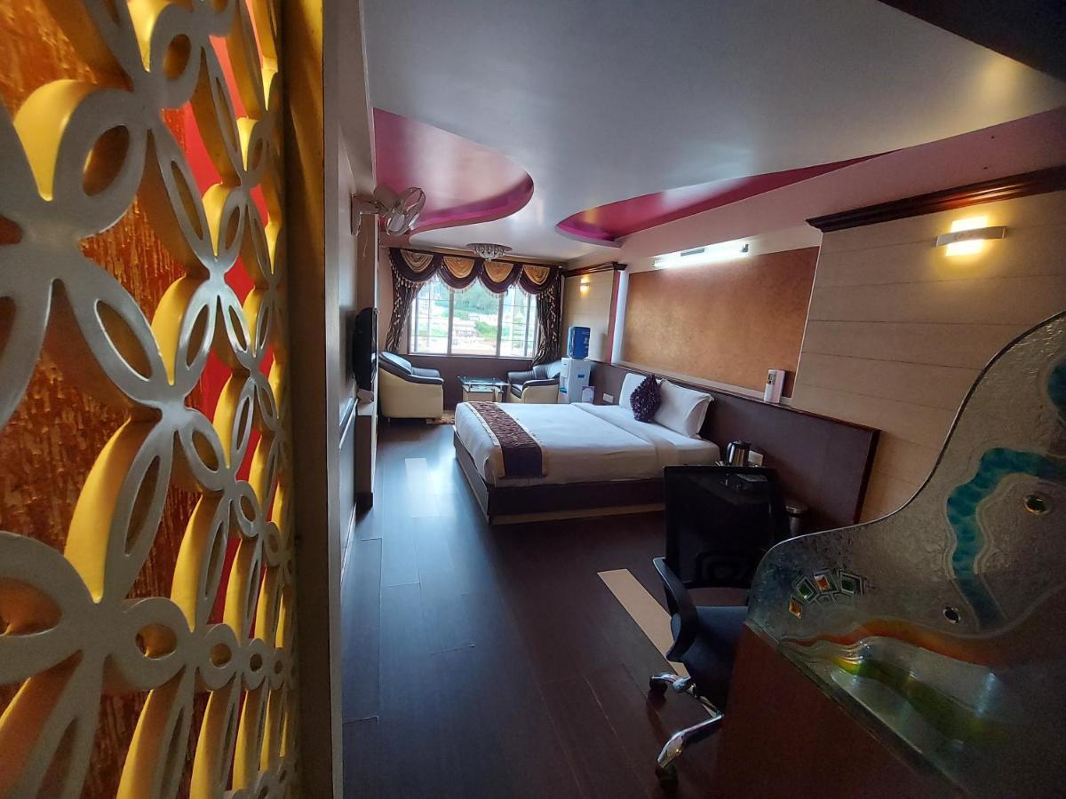 Astoria Residency Hotel Ooty Bagian luar foto