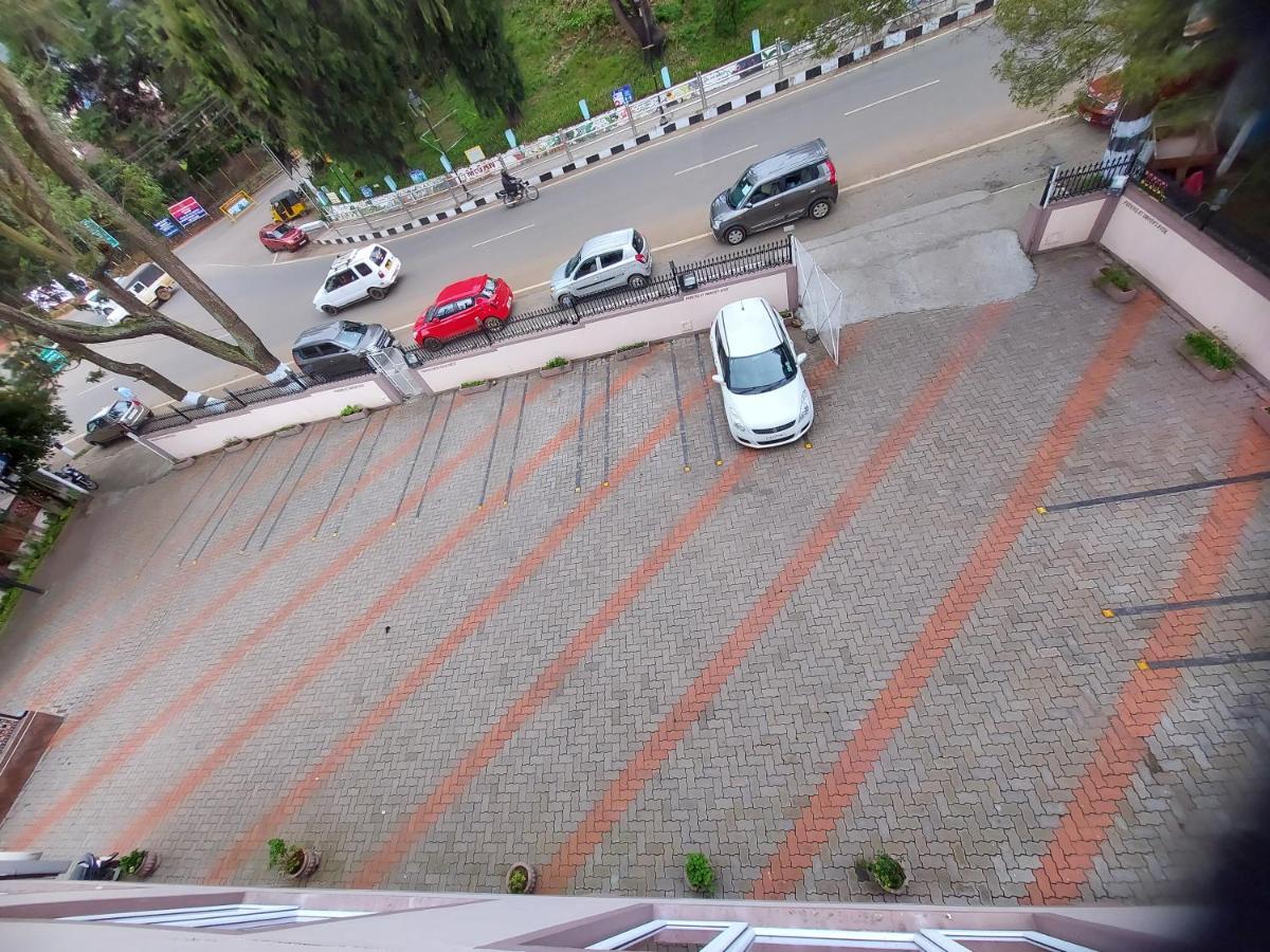 Astoria Residency Hotel Ooty Bagian luar foto