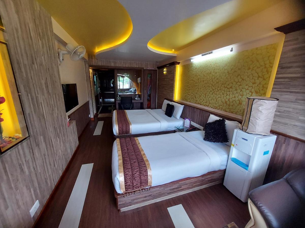 Astoria Residency Hotel Ooty Bagian luar foto