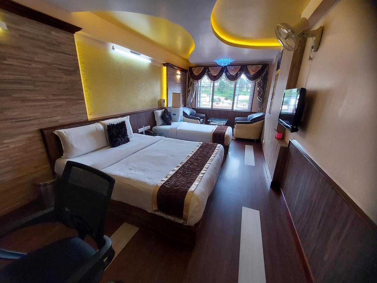 Astoria Residency Hotel Ooty Bagian luar foto