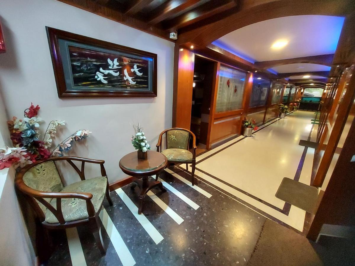 Astoria Residency Hotel Ooty Bagian luar foto