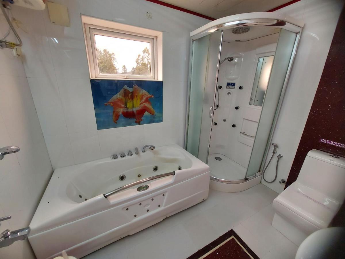 Astoria Residency Hotel Ooty Bagian luar foto