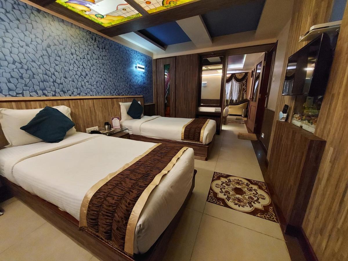 Astoria Residency Hotel Ooty Bagian luar foto