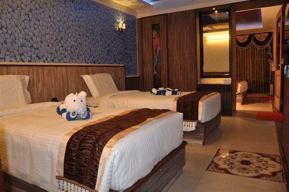 Astoria Residency Hotel Ooty Bagian luar foto
