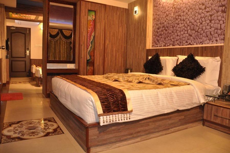 Astoria Residency Hotel Ooty Ruang foto