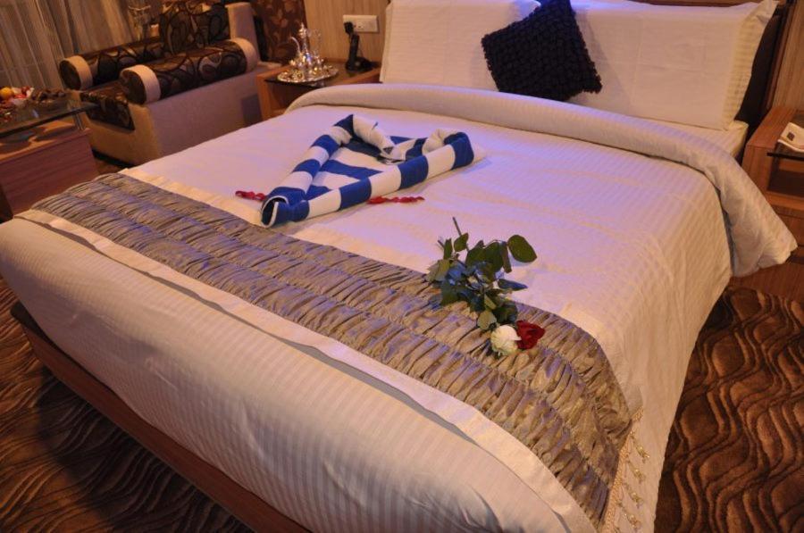 Astoria Residency Hotel Ooty Ruang foto