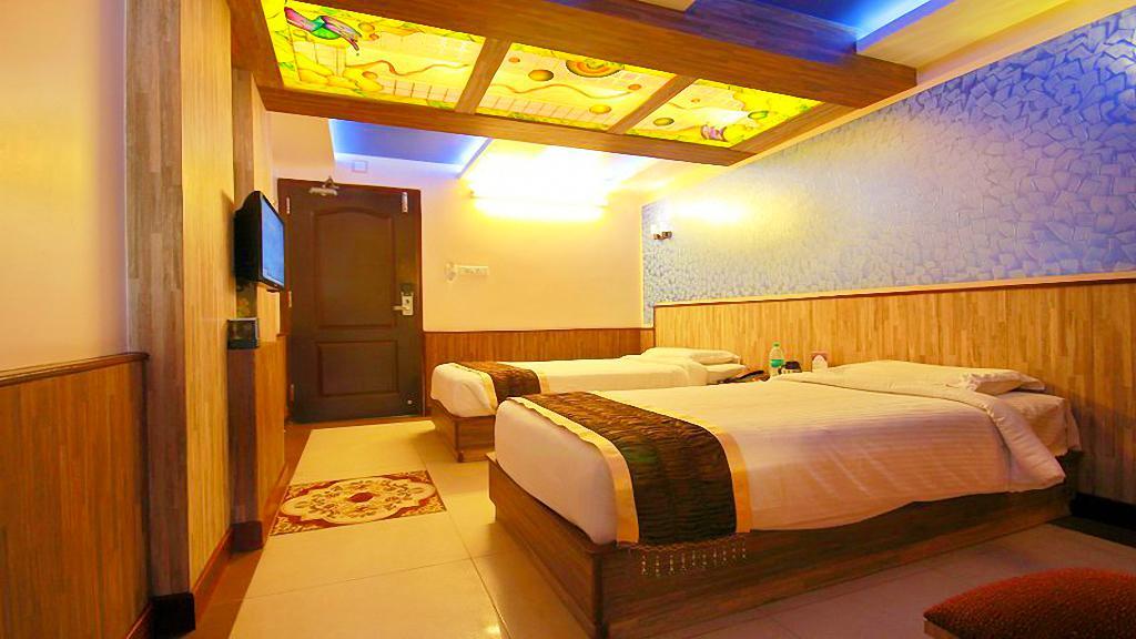 Astoria Residency Hotel Ooty Bagian luar foto